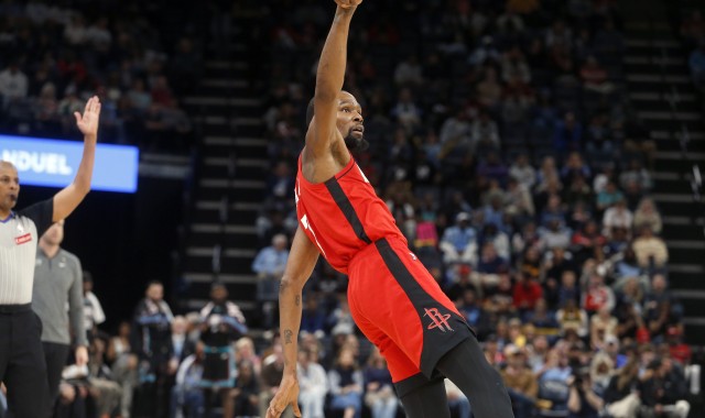 世界杯比赛安排-杜兰特最近5场场均28.4分5.2板7.4助 投篮命中率52.7% 三分41.7%